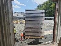 CONTAINER UNLOADING